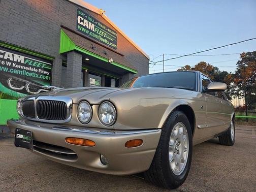1999 Jaguar XJ Base