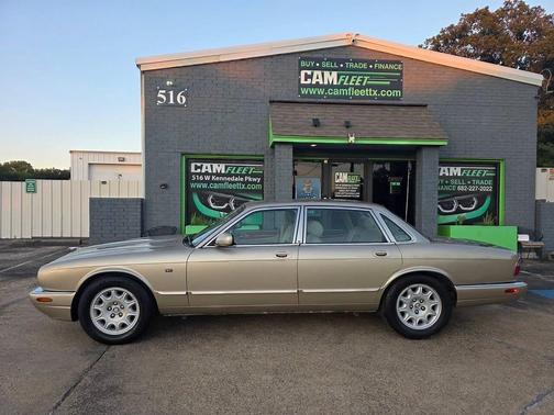 1999 Jaguar XJ Base