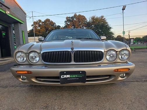 1999 Jaguar XJ Base
