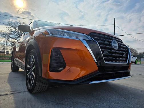 2022 Nissan Kicks SV
