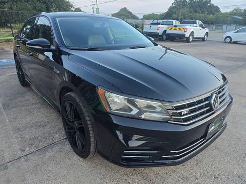 2018 Volkswagen Passat 2.0T R-Line