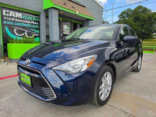 Abyss 2017 Toyota Yaris iA Base