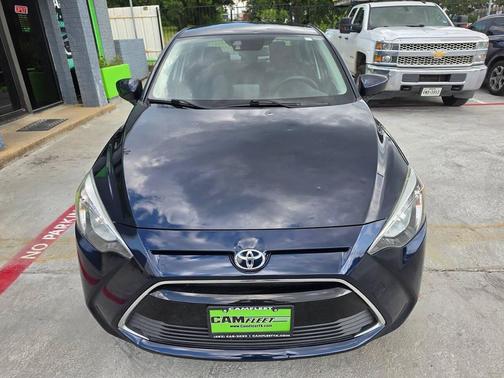 Abyss 2017 Toyota Yaris iA Base