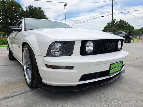 Performance White Clearcoat 2007 Ford Mustang GT