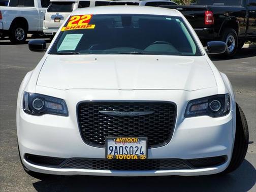 2022 Chrysler 300 Touring