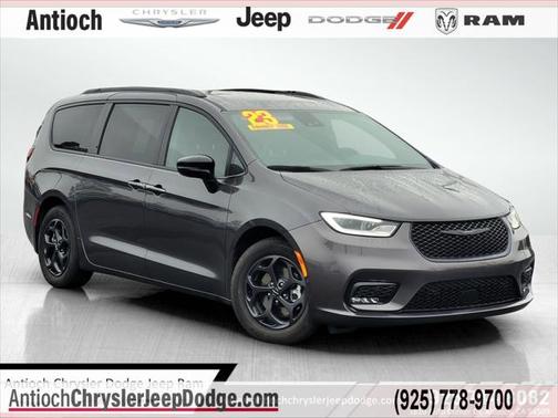 2023 Chrysler Pacifica Hybrid Limited