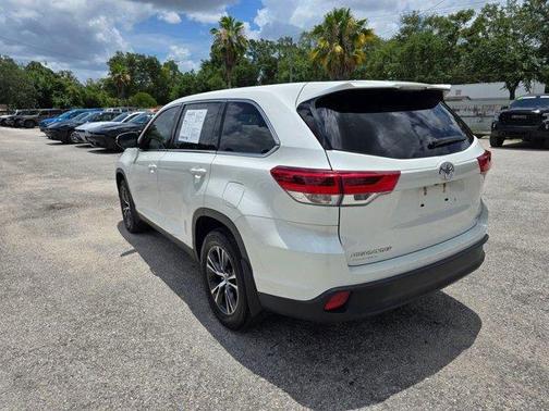 Blizzard Pearl 2019 Toyota Highlander LE