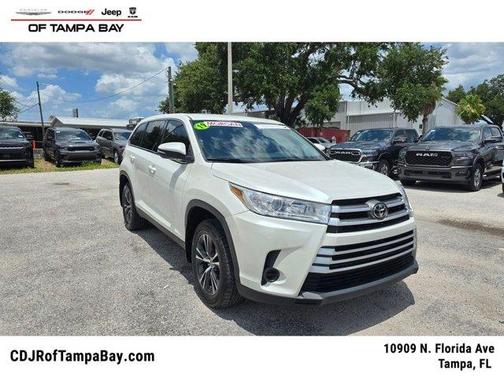 Blizzard Pearl 2019 Toyota Highlander LE