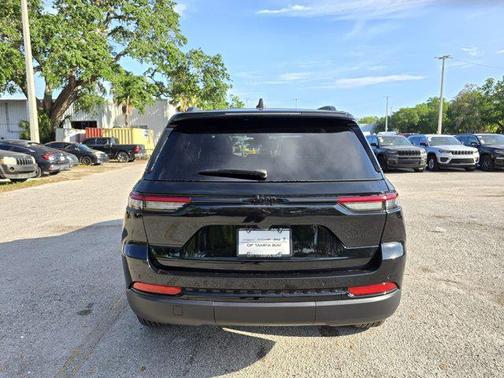 2025 Jeep Grand Cherokee Altitude