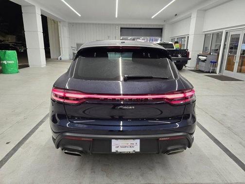 2023 Porsche Macan Base