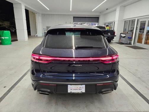 2023 Porsche Macan Base