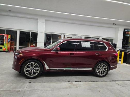 Aventurin Red Metallic 2025 BMW X7 xDrive40i