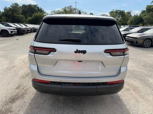 Silver Zynith 2021 Jeep Grand Cherokee L Laredo