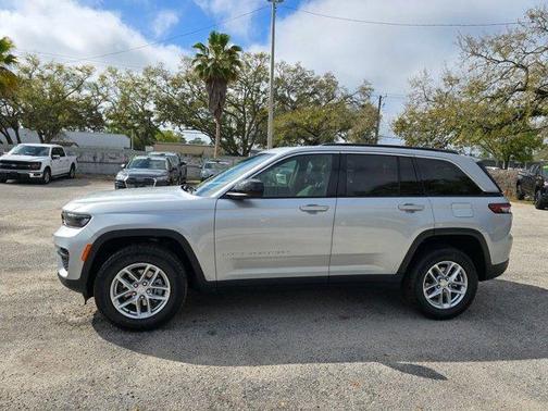 Silver Zynith 2026 Jeep Grand Cherokee Laredo X