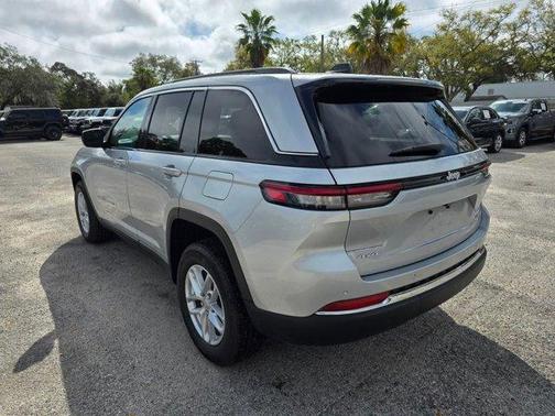 Silver Zynith 2026 Jeep Grand Cherokee Laredo X