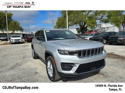 Silver Zynith 2026 Jeep Grand Cherokee Laredo X