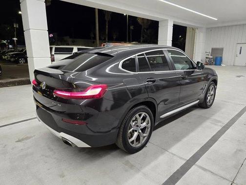 2023 BMW X4 xDrive30i