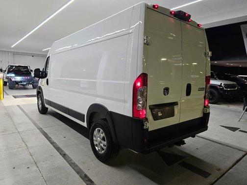 Bright White Clearcoat 2026 RAM ProMaster 2500 High Roof