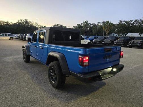 2025 Jeep Gladiator Sport