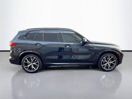 2021 BMW X5 M50i