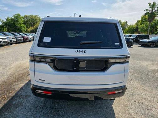 2026 Jeep Grand Wagoneer Base