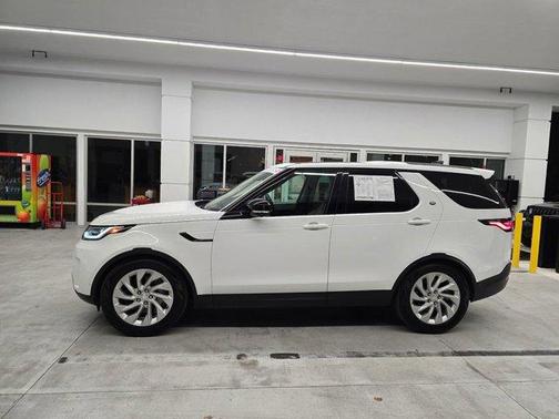 Fuji White 2025 Land Rover Discovery P300 S