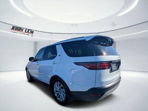 Fuji White 2025 Land Rover Discovery P300 S