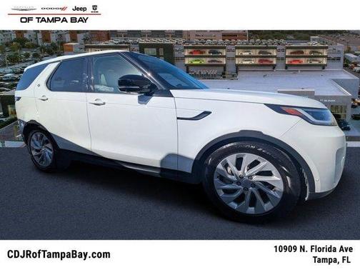 Fuji White 2025 Land Rover Discovery P300 S