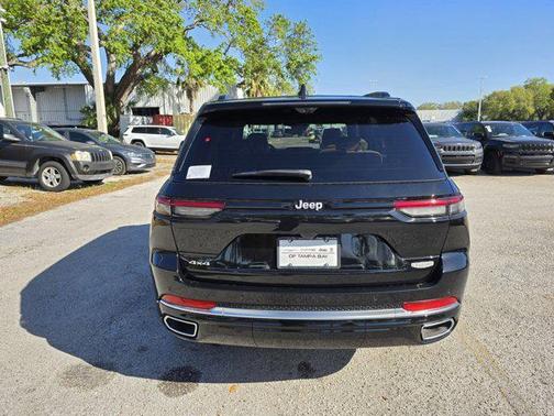 2025 Jeep Grand Cherokee Summit
