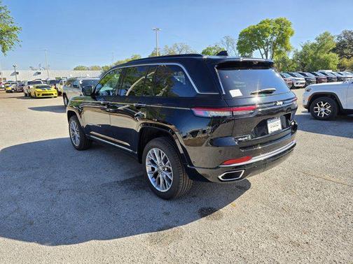 2025 Jeep Grand Cherokee Summit