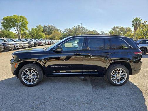 2025 Jeep Grand Cherokee Summit
