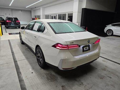 2026 BMW 530 i xDrive