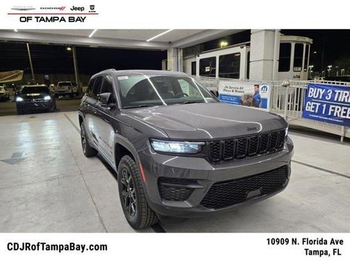 2025 Jeep Grand Cherokee Laredo