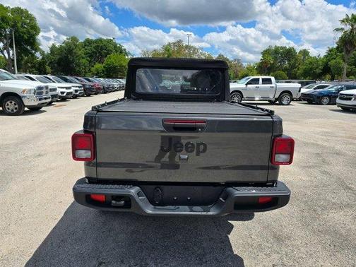 Granite Crystal Clearcoat Metallic 2024 Jeep Gladiator Sport