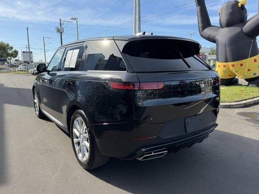 2025 Land Rover Range Rover Sport P360 SE