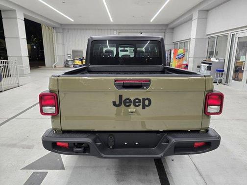 2025 Jeep Gladiator Sport