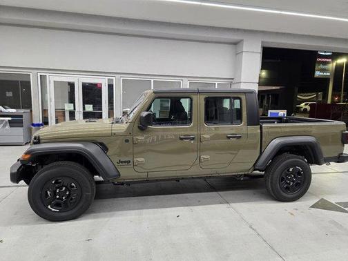 2025 Jeep Gladiator Sport