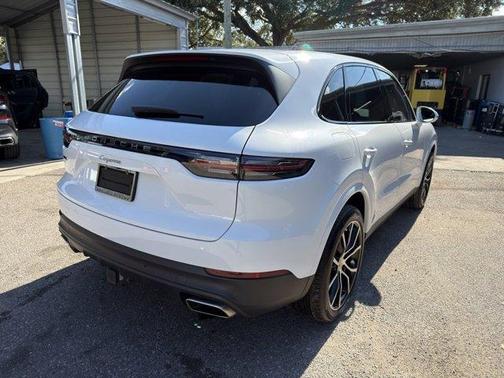 2023 Porsche Cayenne Base
