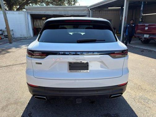 2023 Porsche Cayenne Base