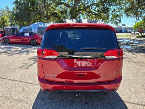 2026 Chrysler Voyager LX