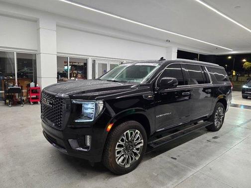 Onyx Black 2023 GMC Yukon XL Denali Ultimate