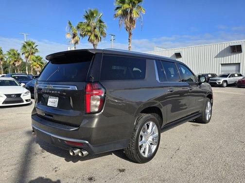 2021 Chevrolet Suburban High Country