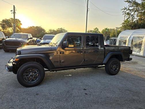2025 Jeep Gladiator Sport
