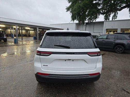 Bright White Clearcoat 2026 Jeep Grand Cherokee Limited