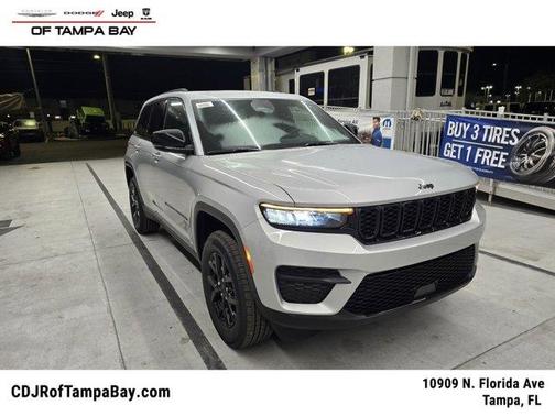 2025 Jeep Grand Cherokee Laredo
