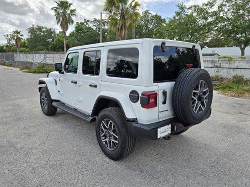 2025 Jeep Wrangler 4-Door Sahara 4x4