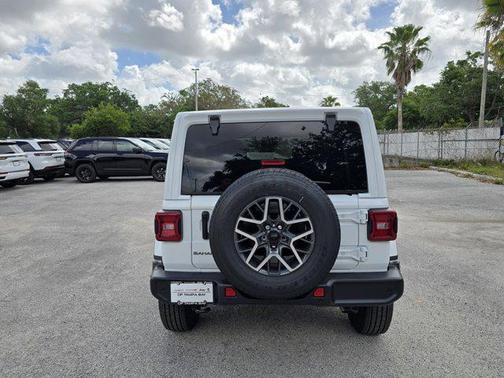 2025 Jeep Wrangler 4-Door Sahara 4x4