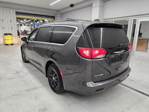 2021 Chrysler Voyager LXI