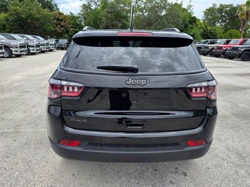 Diamond Black 2026 Jeep Compass Latitude