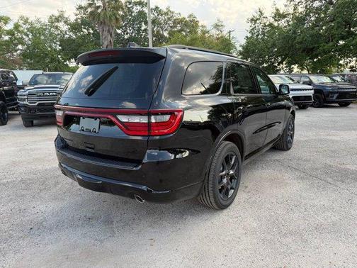 DB Black Clearcoat 2026 Dodge Durango GT HEMI V8